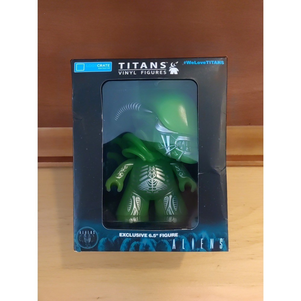 Aliens Xenomorph Glow in the Dark‎ Loot Crate 6.5 Vinyl Figure New